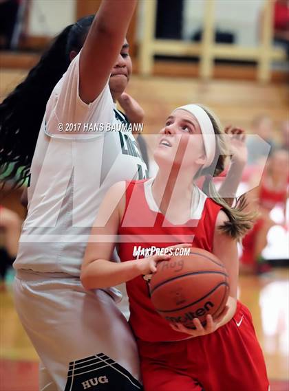 Thumbnail 1 in Hug vs. Truckee photogallery.