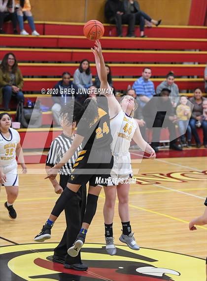 Thumbnail 2 in Alameda vs. Ukiah photogallery.