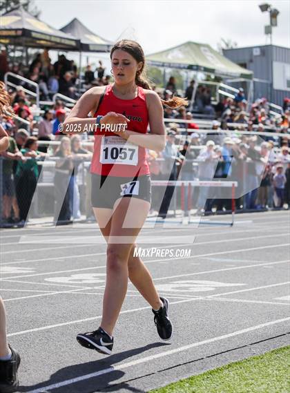 Thumbnail 1 in Bryan Bradley Viking Track Classic (800m) photogallery.