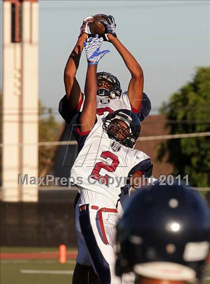 Thumbnail 2 in Horizon vs. Sierra Canyon photogallery.