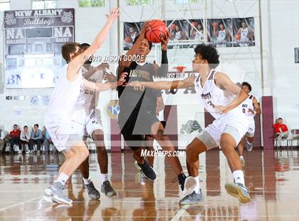 Thumbnail 3 in New Albany vs. Holly Springs (Hotbed Classic) photogallery.