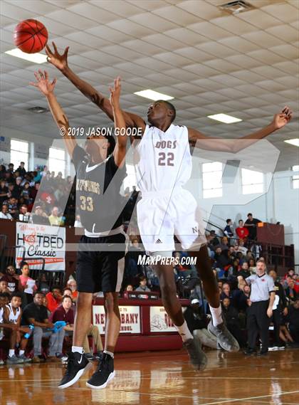 Thumbnail 1 in New Albany vs. Holly Springs (Hotbed Classic) photogallery.