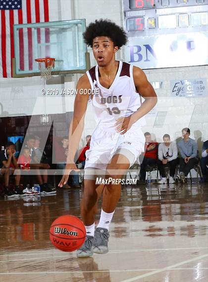 Thumbnail 3 in New Albany vs. Holly Springs (Hotbed Classic) photogallery.