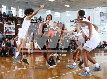 Thumbnail 3 in New Albany vs. Holly Springs (Hotbed Classic) photogallery.