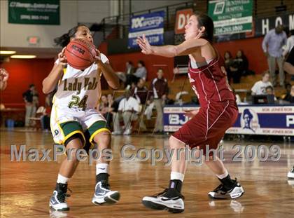 Thumbnail 3 in Hartselle vs. Jeff Davis (Huntsville Times Ladies Classic) photogallery.