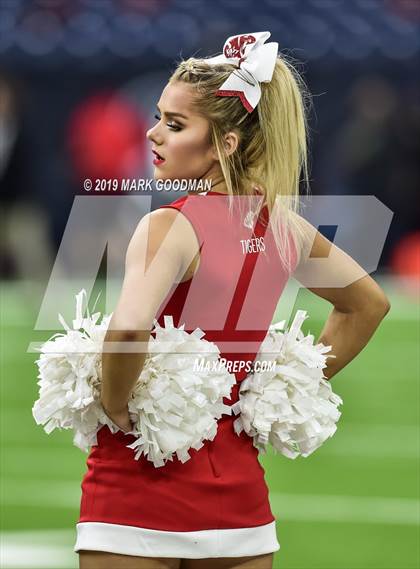 Thumbnail 3 in Katy vs North Shore (UIL 6A Regional Playoff) photogallery.
