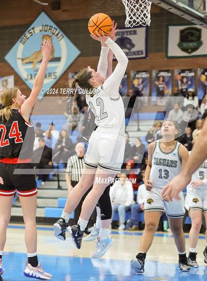 Thumbnail 3 in Spanish Fork @ West Jordan (UHSAA 5A Round 1) photogallery.