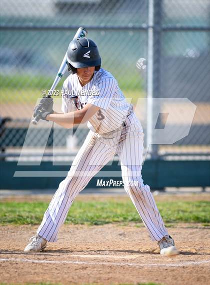 Thumbnail 1 in Kennedy vs Legacy photogallery.