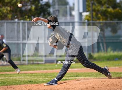 Thumbnail 1 in Kennedy vs Legacy photogallery.