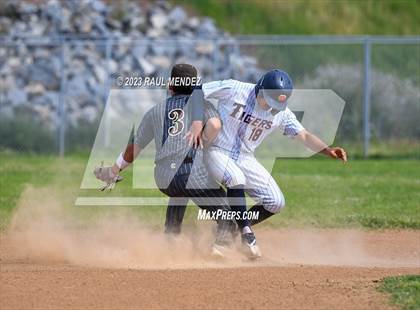 Thumbnail 3 in Kennedy vs Legacy photogallery.
