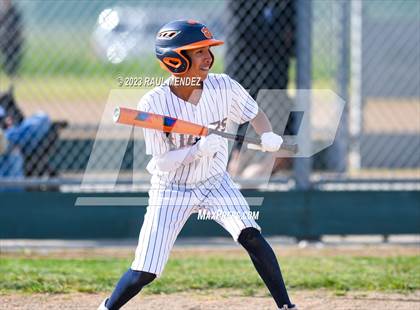 Thumbnail 3 in Kennedy vs Legacy photogallery.
