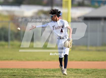 Thumbnail 2 in Kennedy vs Legacy photogallery.