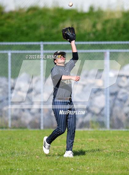 Thumbnail 3 in Kennedy vs Legacy photogallery.
