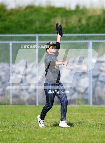 Thumbnail 1 in Kennedy vs Legacy photogallery.