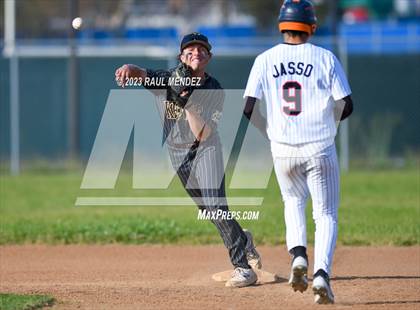 Thumbnail 1 in Kennedy vs Legacy photogallery.