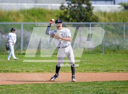 Thumbnail 3 in Kennedy vs Legacy photogallery.