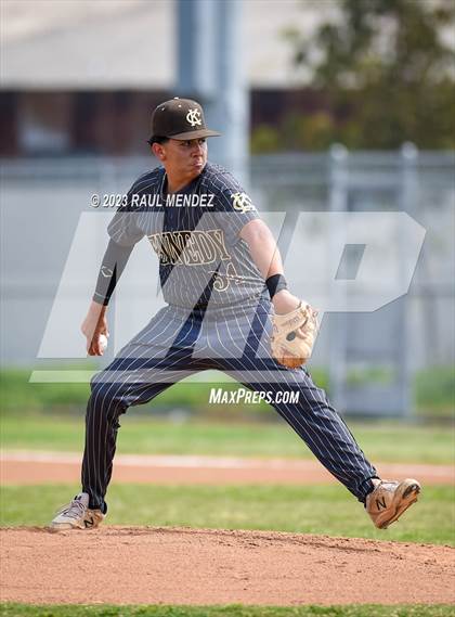 Thumbnail 1 in Kennedy vs Legacy photogallery.