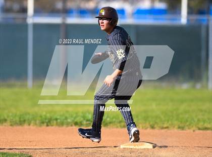 Thumbnail 3 in Kennedy vs Legacy photogallery.