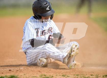 Thumbnail 2 in Kennedy vs Legacy photogallery.