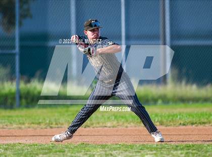 Thumbnail 2 in Kennedy vs Legacy photogallery.