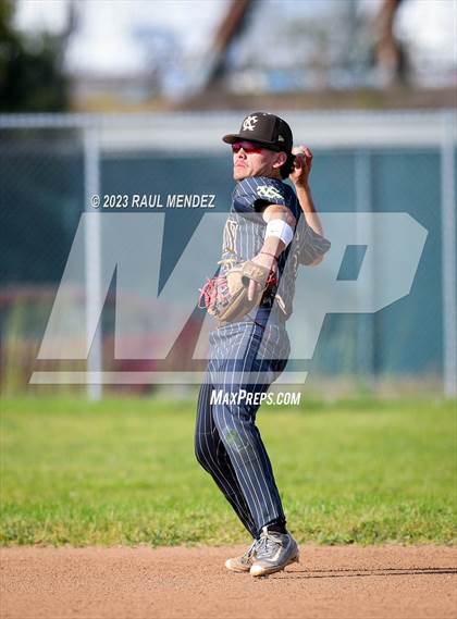 Thumbnail 2 in Kennedy vs Legacy photogallery.