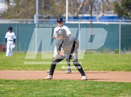 Thumbnail 2 in Kennedy vs Legacy photogallery.