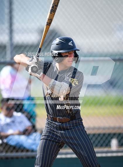 Thumbnail 1 in Kennedy vs Legacy photogallery.