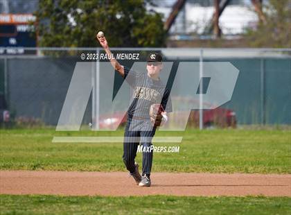Thumbnail 1 in Kennedy vs Legacy photogallery.