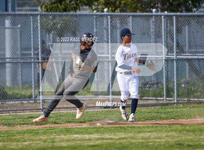 Thumbnail 1 in Kennedy vs Legacy photogallery.