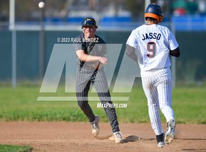 Thumbnail 2 in Kennedy vs Legacy photogallery.