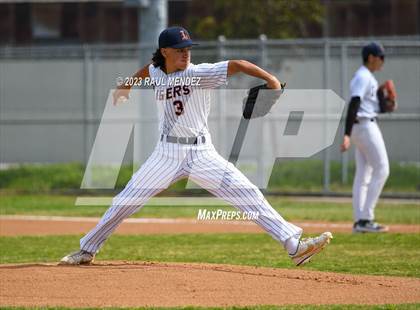 Thumbnail 1 in Kennedy vs Legacy photogallery.