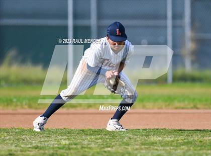 Thumbnail 1 in Kennedy vs Legacy photogallery.