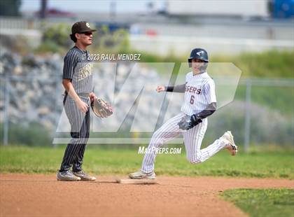 Thumbnail 1 in Kennedy vs Legacy photogallery.
