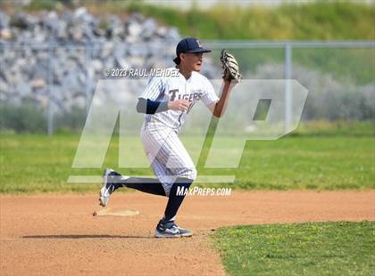 Thumbnail 3 in Kennedy vs Legacy photogallery.