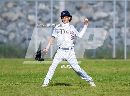 Thumbnail 3 in Kennedy vs Legacy photogallery.