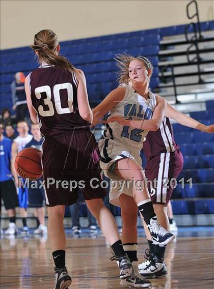 Thumbnail 2 in Golden @ Valor Christian photogallery.