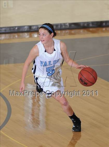 Thumbnail 1 in Golden @ Valor Christian photogallery.