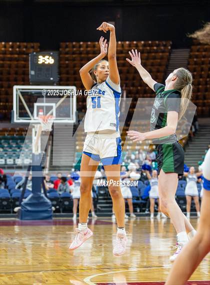 Thumbnail 3 in Pine Creek vs. Grandview (CHSAA 6A Final Four) photogallery.