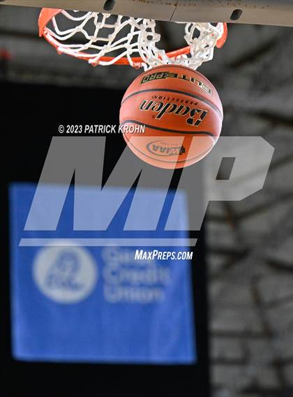 Thumbnail 2 in Bellevue vs. Eastside Catholic (WIAA 3A 5th Place) photogallery.