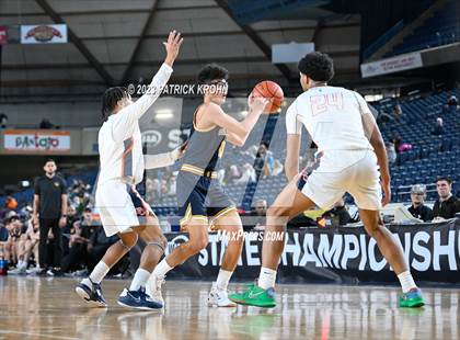 Thumbnail 3 in Bellevue vs. Eastside Catholic (WIAA 3A 5th Place) photogallery.