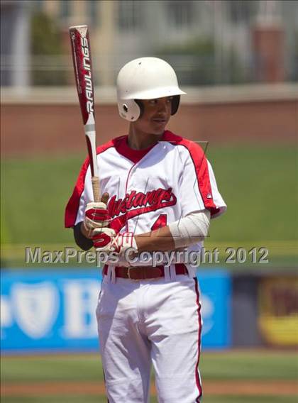 Thumbnail 3 in Hough vs. Middle Creek (NCHSAA 4A State Final) photogallery.