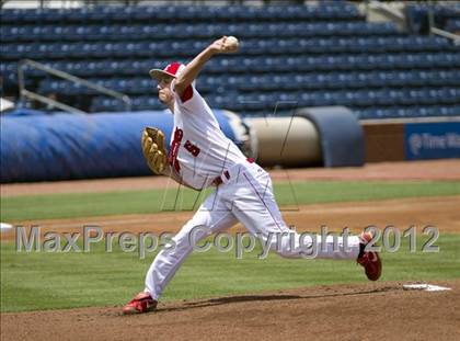 Thumbnail 3 in Hough vs. Middle Creek (NCHSAA 4A State Final) photogallery.