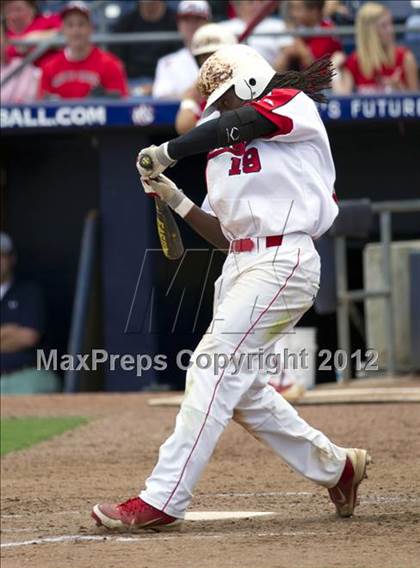 Thumbnail 3 in Hough vs. Middle Creek (NCHSAA 4A State Final) photogallery.