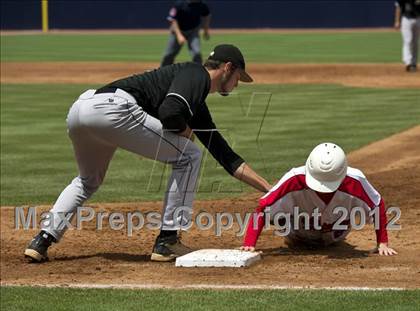Thumbnail 2 in Hough vs. Middle Creek (NCHSAA 4A State Final) photogallery.