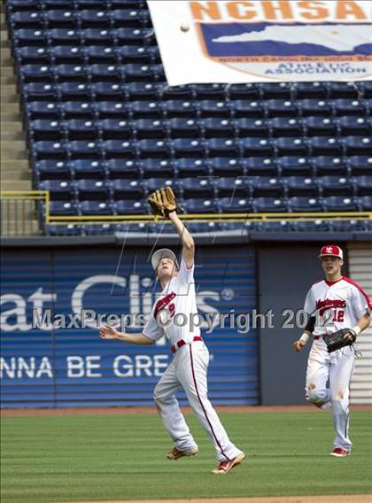 Thumbnail 3 in Hough vs. Middle Creek (NCHSAA 4A State Final) photogallery.
