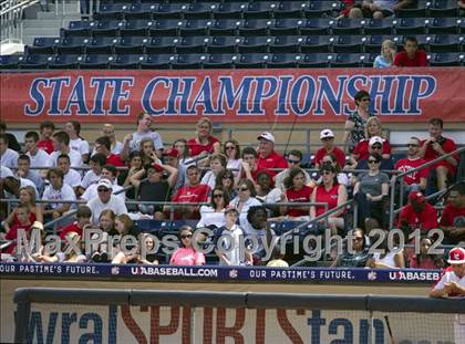 Thumbnail 3 in Hough vs. Middle Creek (NCHSAA 4A State Final) photogallery.