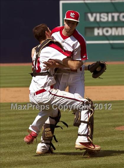 Thumbnail 3 in Hough vs. Middle Creek (NCHSAA 4A State Final) photogallery.