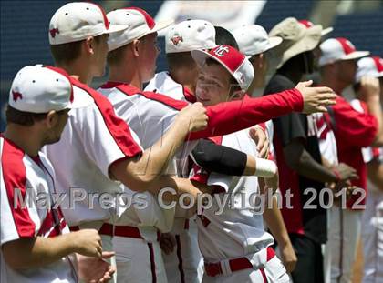Thumbnail 3 in Hough vs. Middle Creek (NCHSAA 4A State Final) photogallery.