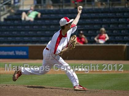 Thumbnail 3 in Hough vs. Middle Creek (NCHSAA 4A State Final) photogallery.