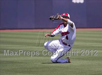 Thumbnail 3 in Hough vs. Middle Creek (NCHSAA 4A State Final) photogallery.